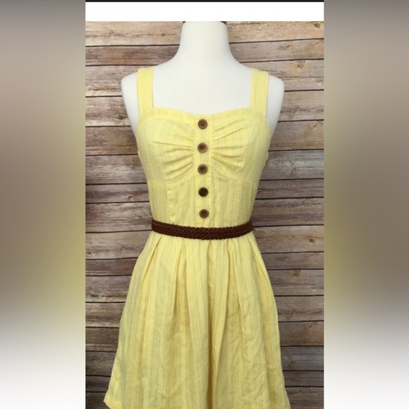 Charlotte Russe Dresses & Skirts - Charlotte Russe Sunny Yellow Dress